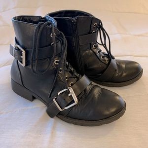 Hot Topic Mad House Buckle Boots size 8